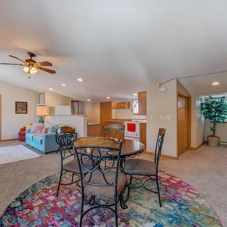 Moonbeam Condo - Beautiful 2 Bedroom Stay By Beach
